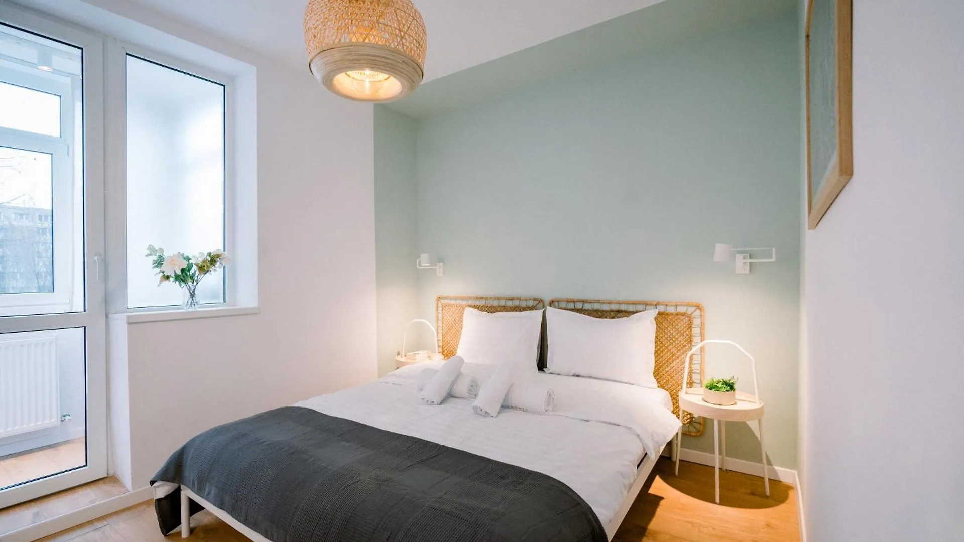 Urban Nest By The Station Apartment Bucharest