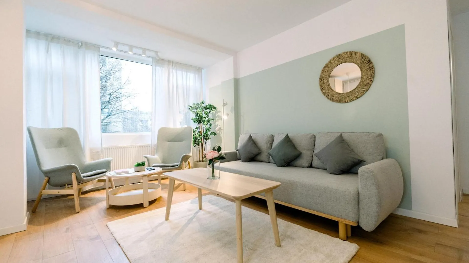 Urban Nest By The Station Apartment Bucharest