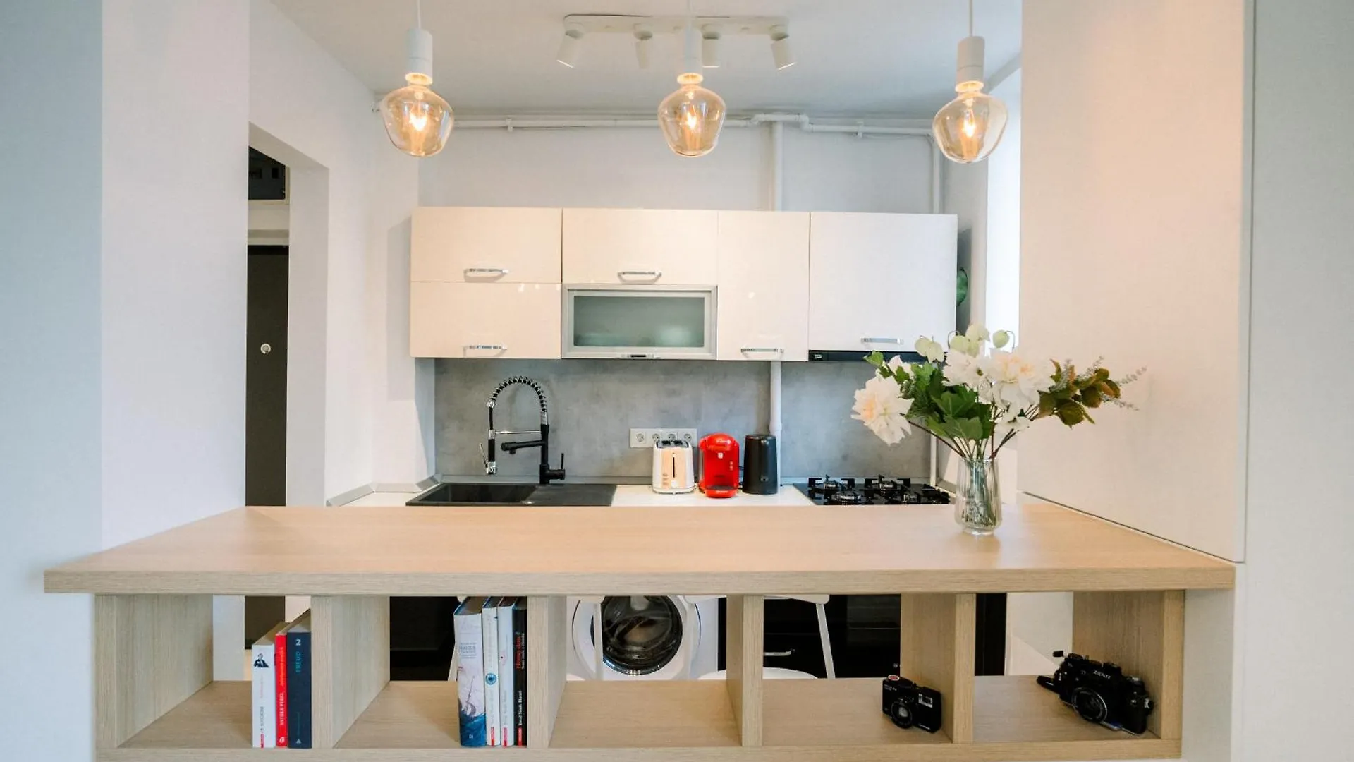 Urban Nest By The Station Apartment Bucharest